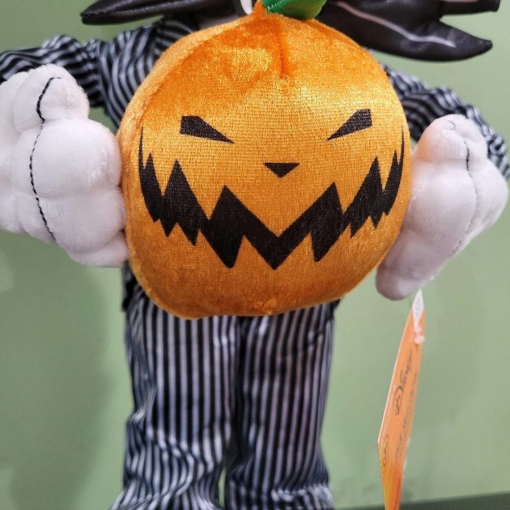Disney Jack Skellington 20" tall Halloween door greeter - Picture 2 of 8